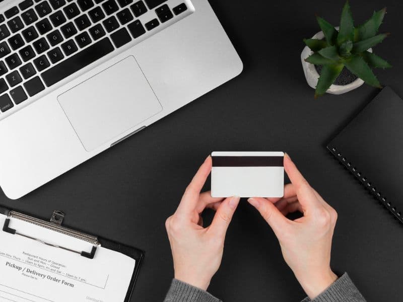 5 Rekomendasi Corporate Card Terbaik di Indonesia, Paling Cocok untuk Bisnis!